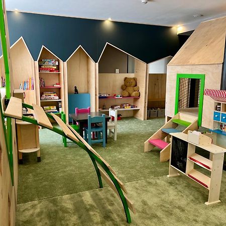 아르테 스파 앤 파크 호텔 벨린그래드 외부 사진 The Children's Museum of Oakville