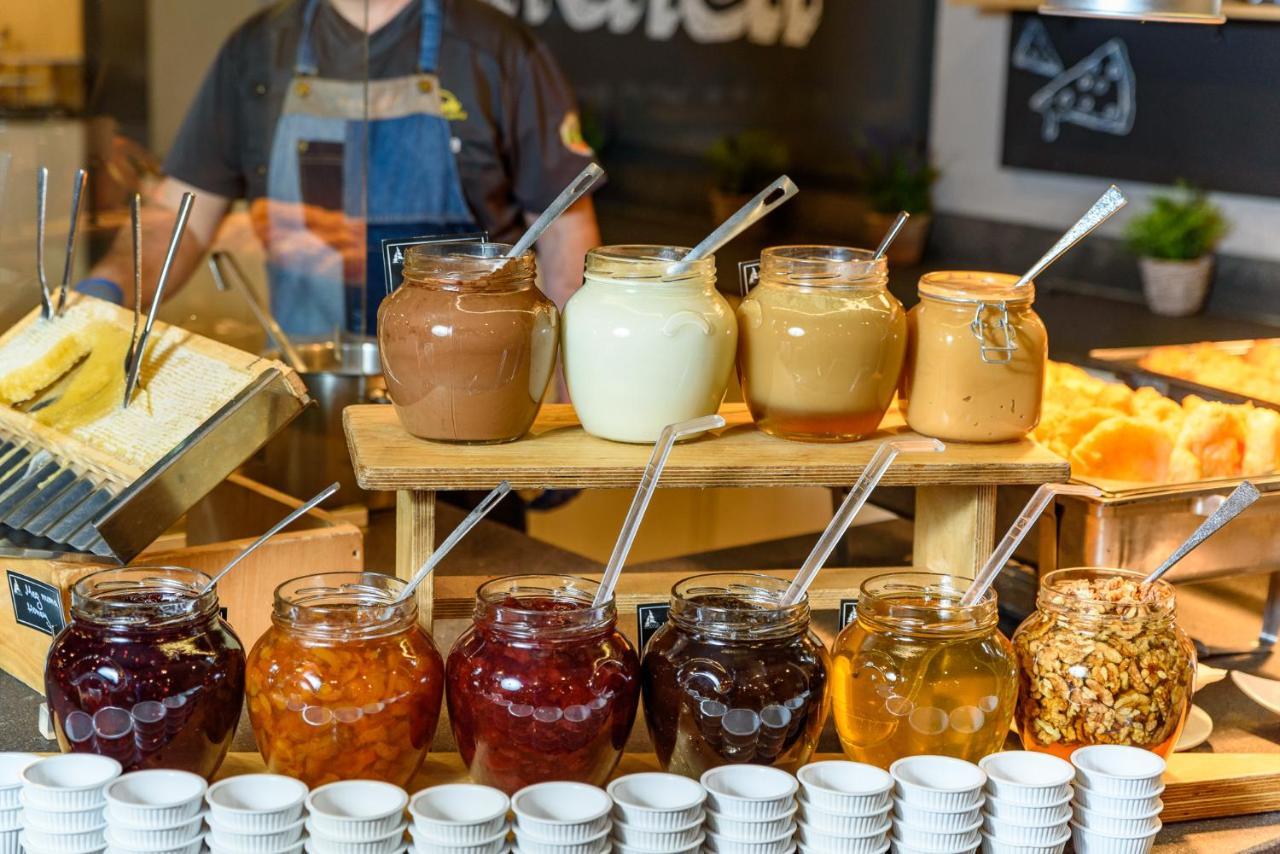 아르테 스파 앤 파크 호텔 벨린그래드 외부 사진 Jams and honey