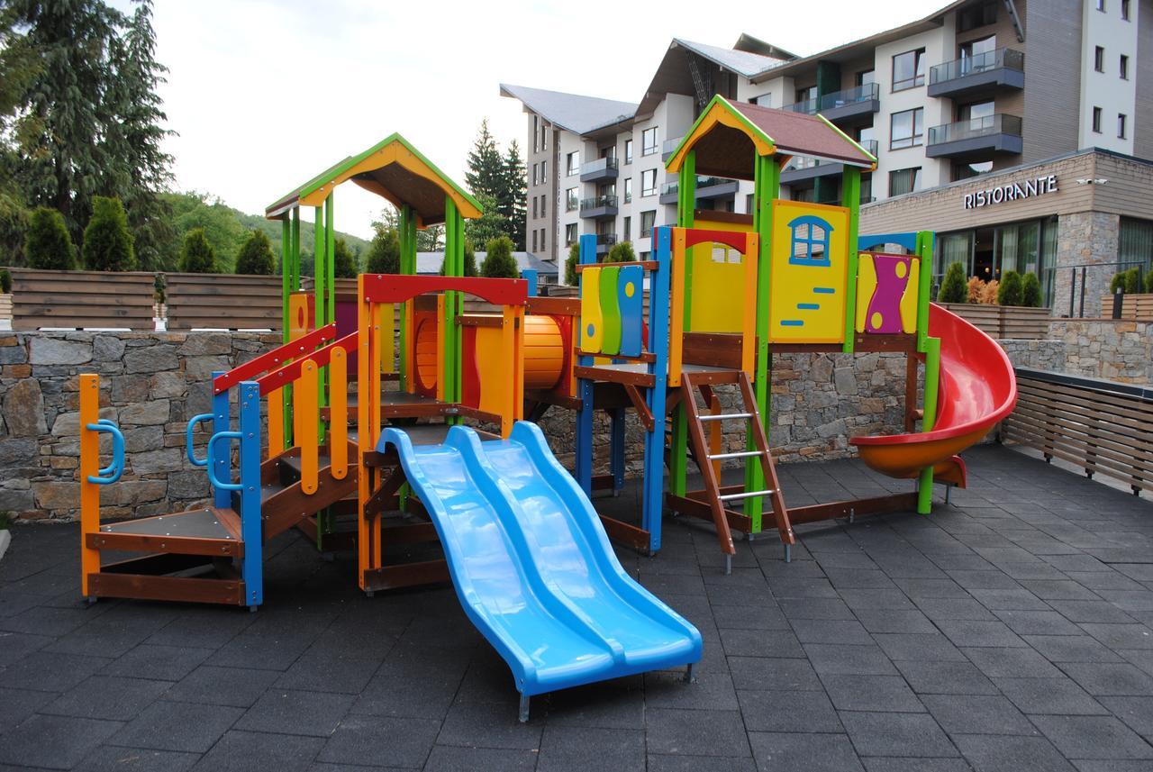 아르테 스파 앤 파크 호텔 벨린그래드 외부 사진 Playground in Poland