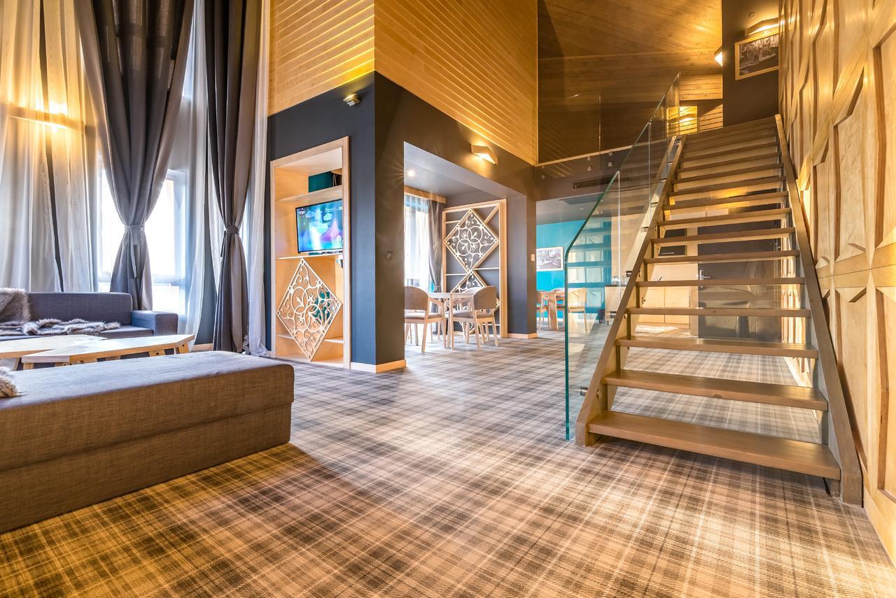 아르테 스파 앤 파크 호텔 벨린그래드 외부 사진 The interior of a suite